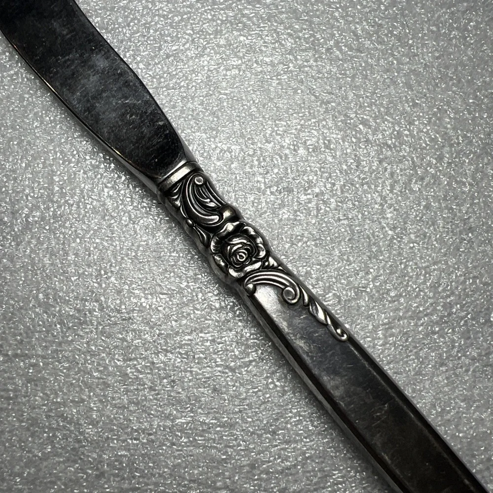 Silver Rose by Oneida‎ Sterling Silver Butter Knife Individual 6 1/4